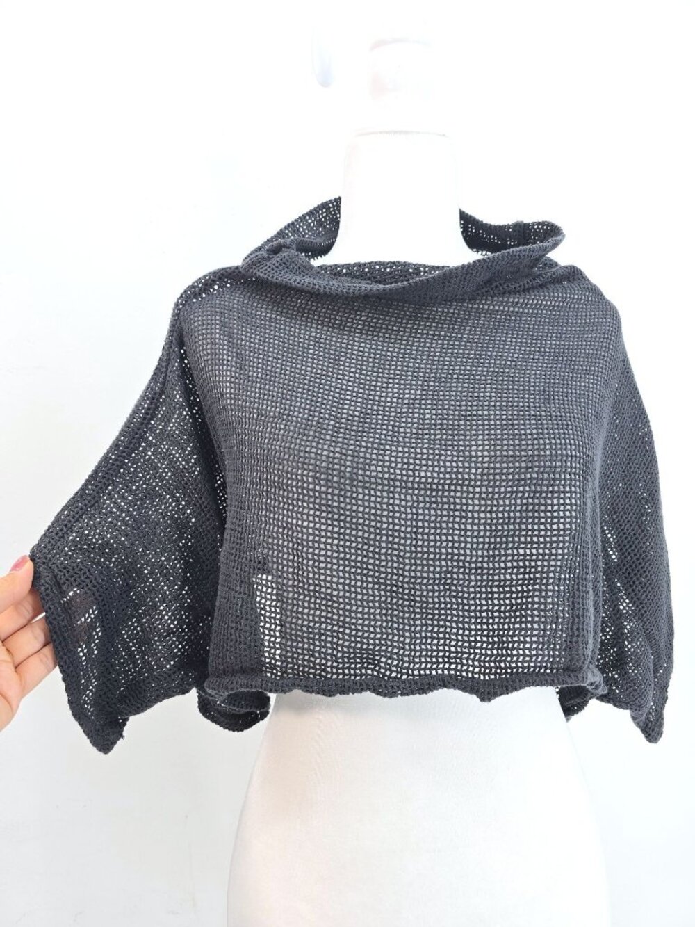 Cynthia Ashby Charcoal Gray Cropped Poncho KNitted Top Women OS
